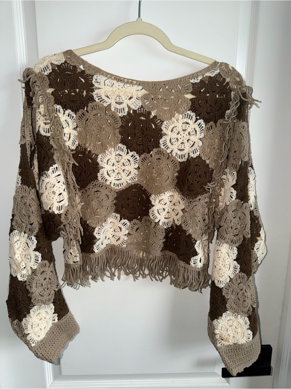 Anthropologie Le Lis Crochet Floral Sweater M/L Brown Boho Fringe Crop